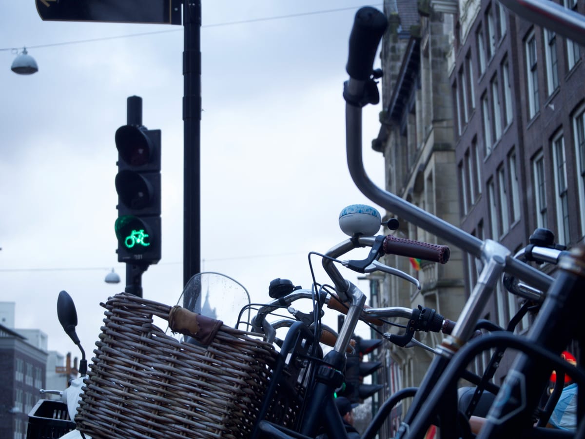 Lobbying to improve Hobart's traffic lights for people on bikes