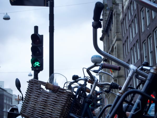 Lobbying to improve Hobart's traffic lights for people on bikes